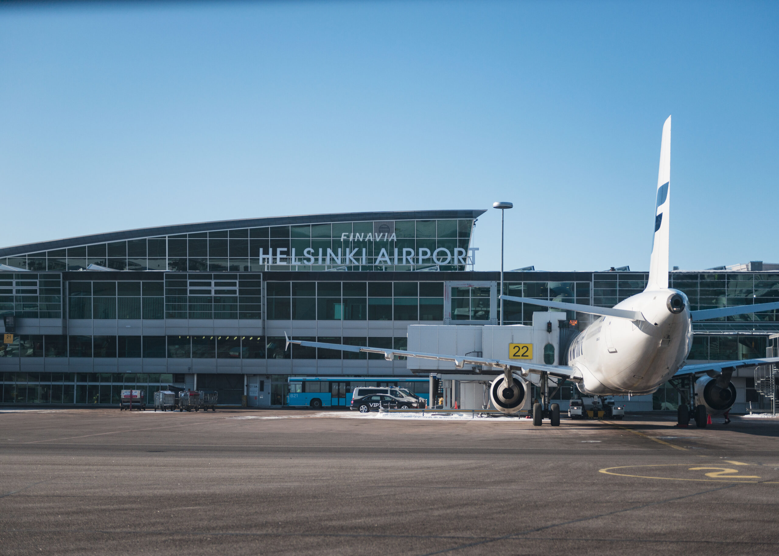 Helsinki-Vantaan lentoaseman asemataso ja Finnairin lentokone