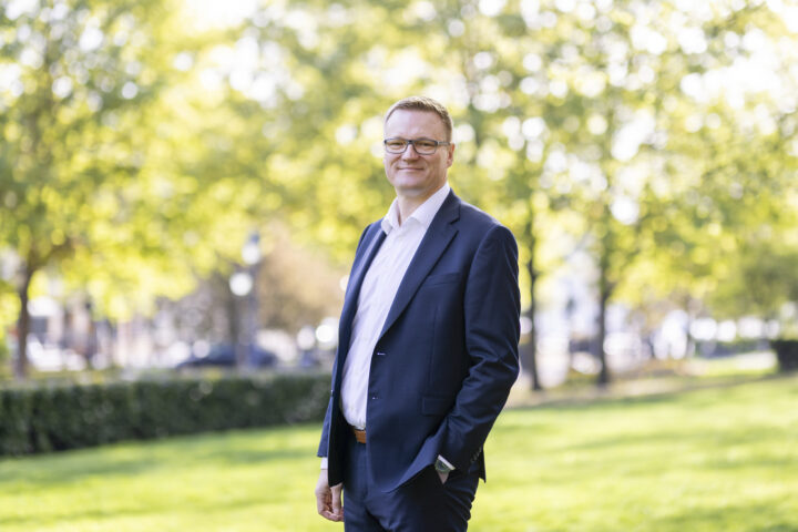 Toni Piispa, Millogin Viranomaiset ja teollisuus -toimialan johtaja
